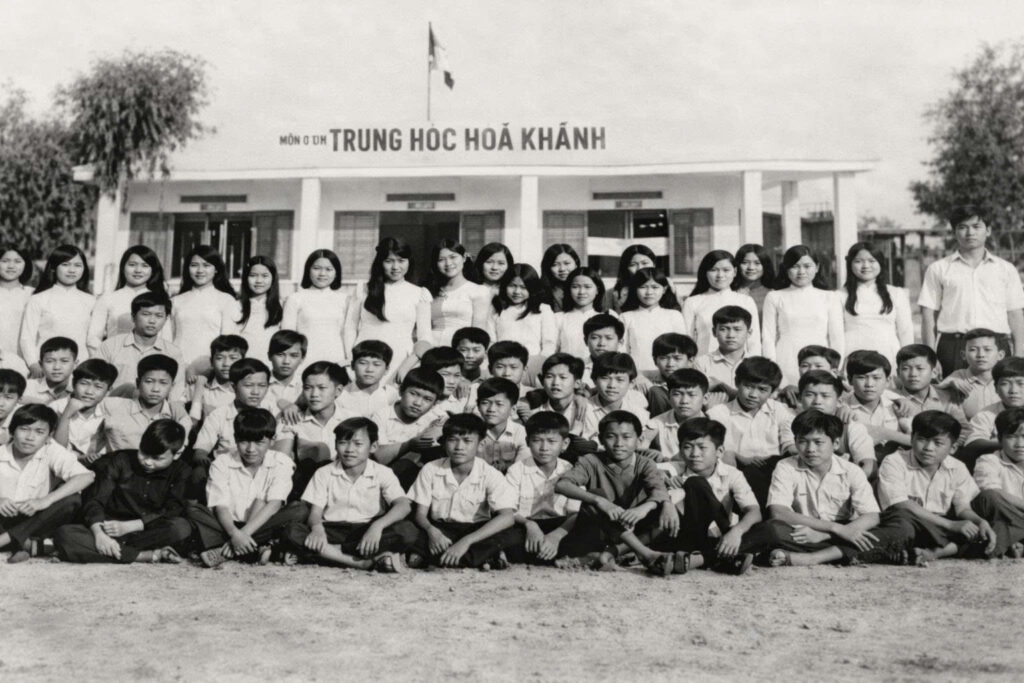 HS truong Hoa Khanh truoc 1975