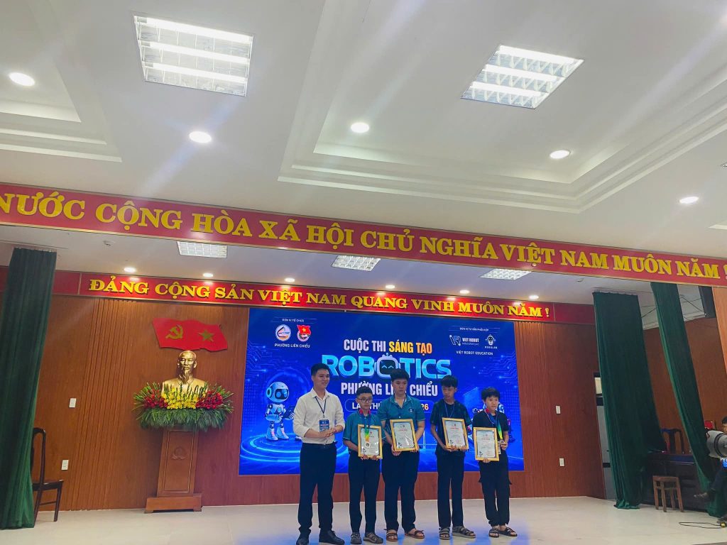 HỌC SINH TRƯỜNG THCS NGUYỄN LƯƠNG BẰNG ĐẠT THÀNH TÍCH XUẤT SẮC TẠI CUỘC THI SÁNG TẠO ROBOTICS PHƯỜNG LIÊN CHIỂU LẦN THỨ I, NĂM 2026 9 FB IMG 1783000159589